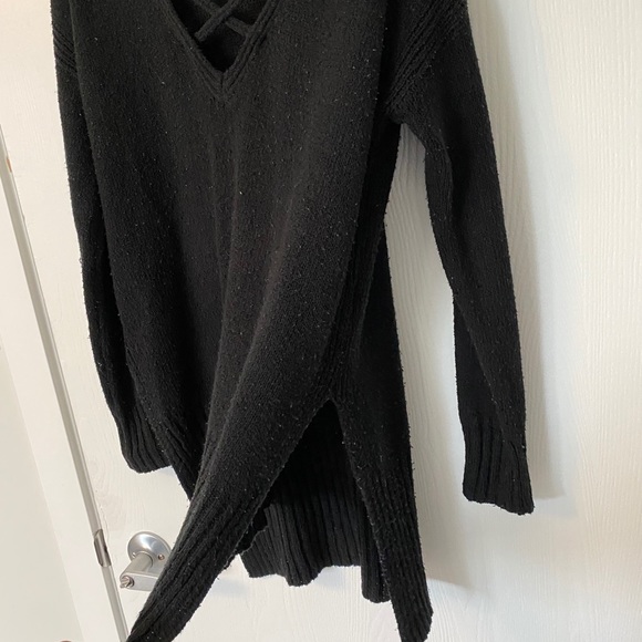 Stylish Black Sweater GUC - Picture 4 of 4